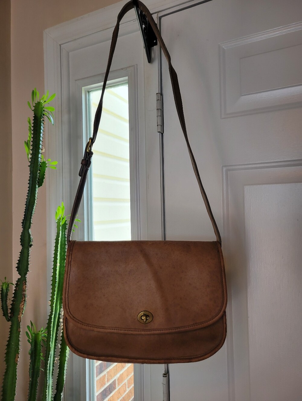 Vintage Coach Leather Brown City Crossbody Bag 763-5730